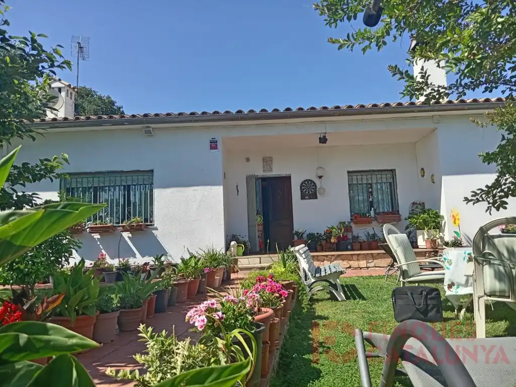 Jardí de Casa o xalet en venda en Vilobí d'Onyar