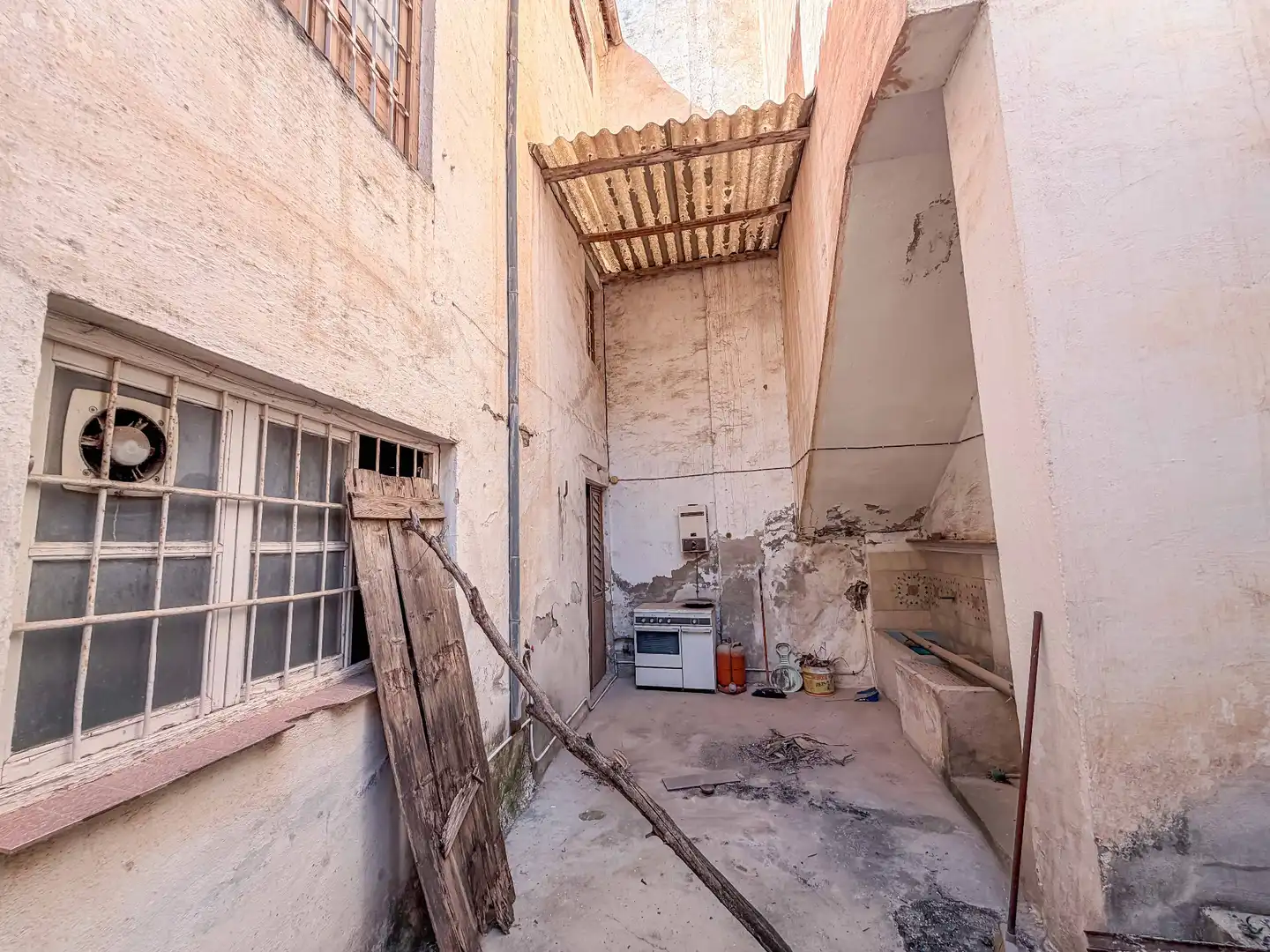 Country house zum Verkauf in Loja mit Balkon