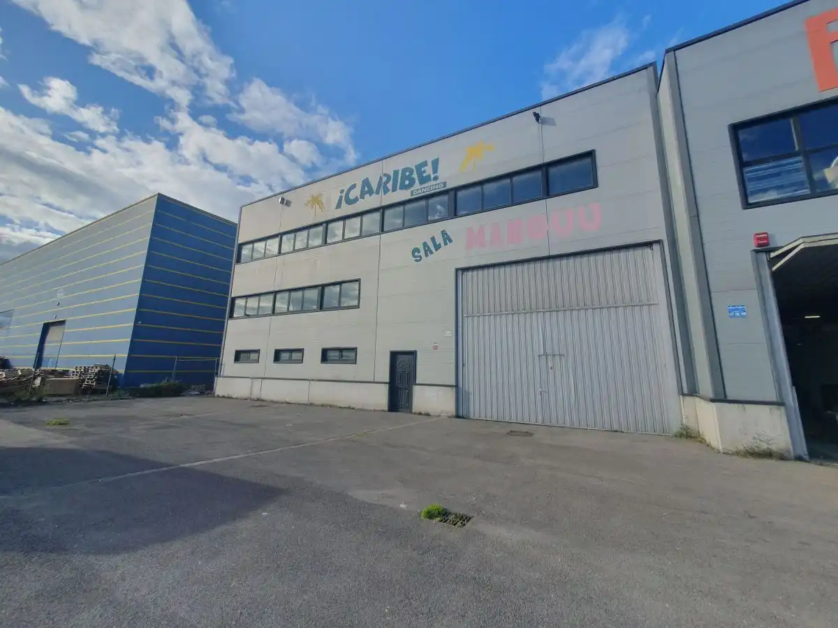 Industrial building for sale in Llaranes, imagen 3