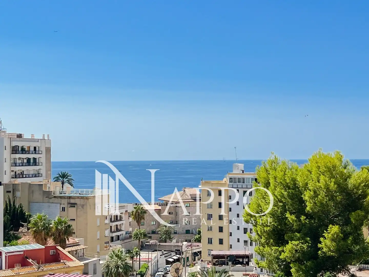Außenansicht von Wohnung zum Verkauf in  Palma de Mallorca mit Klimaanlage, Heizung und Schwimmbad