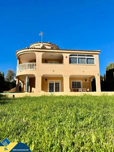 Detached house with pool for sale in Los Balcones - Los Altos