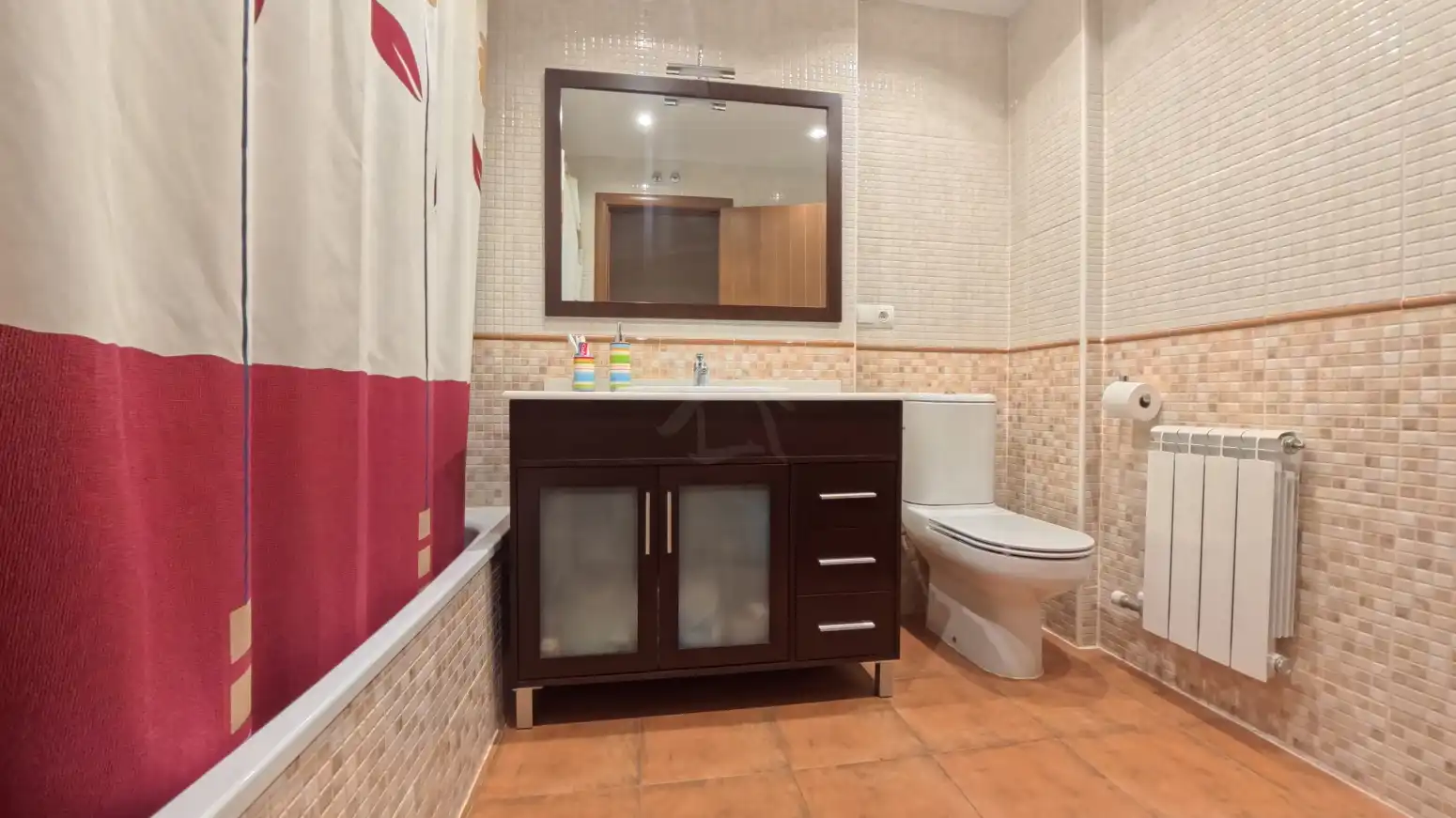 Baño de Piso en venta en Sojuela con Calefacción, Jardín privado y Parquet