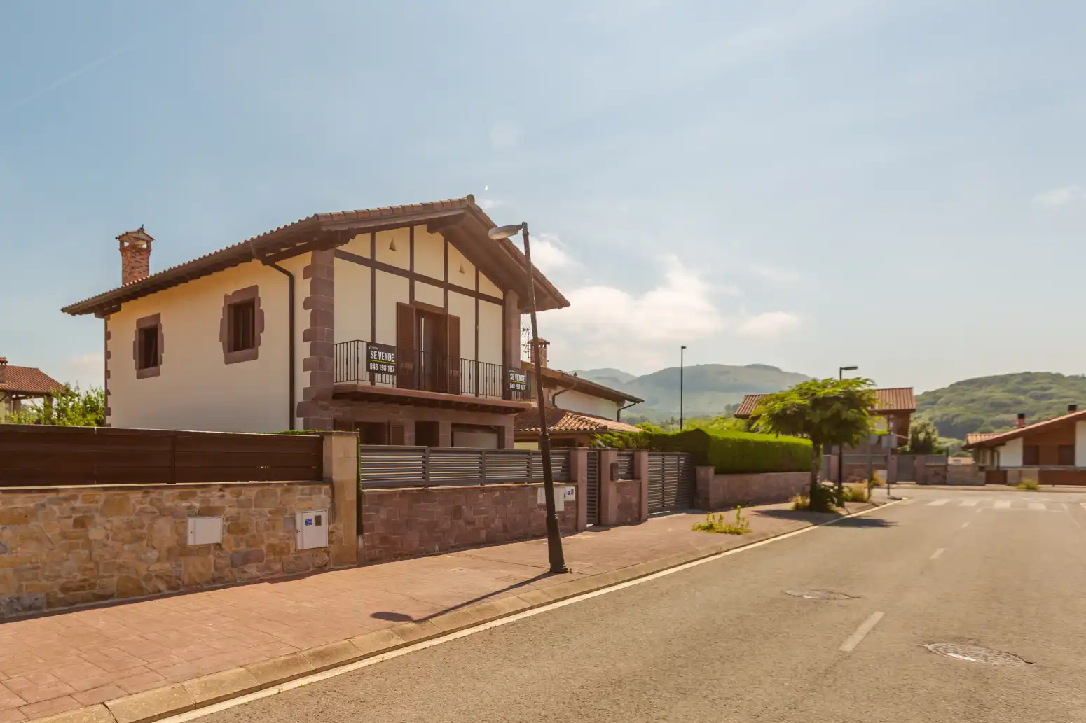 Vista exterior de Casa o xalet en venda en Baztan amb Calefacció, Jardí privat i Parquet