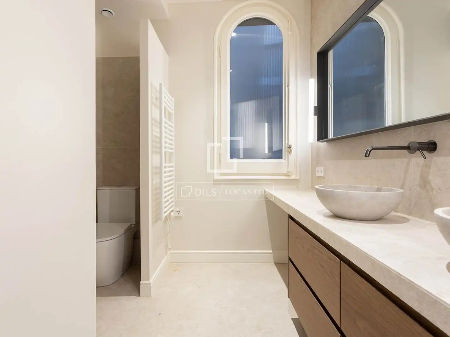 Bathroom of Flat for sale in Barcelona  with Air Conditioner, Heating and Parquet flooring