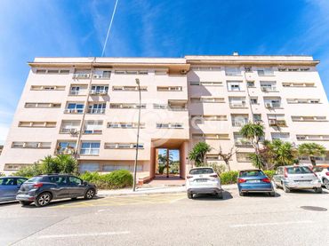Piso con ascensor en venta en LLEO