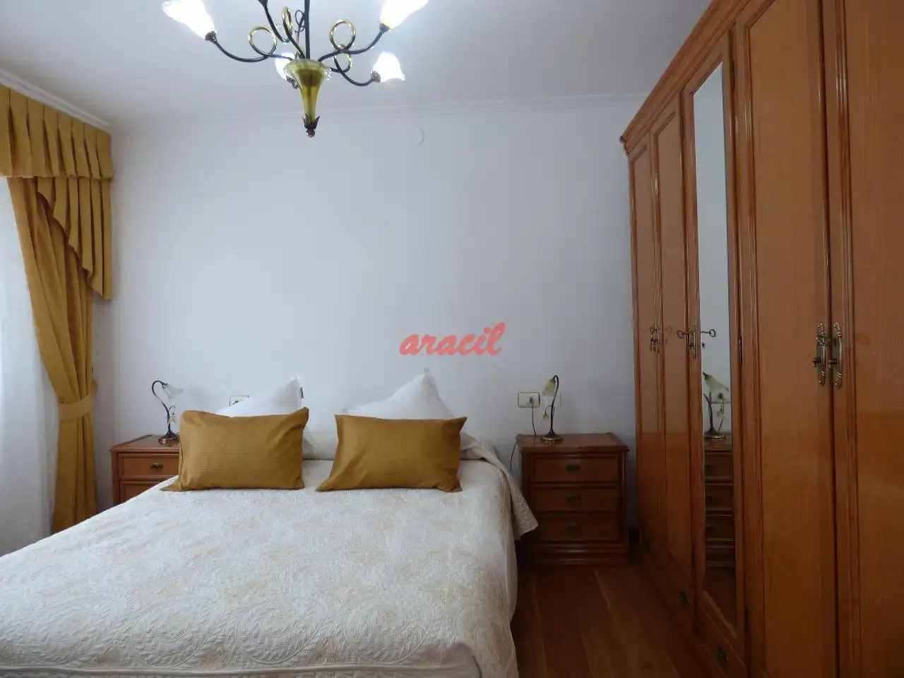 Dormitori de Casa o xalet en venda en Ourense Capital  amb Calefacció, Jardí privat i Terrassa