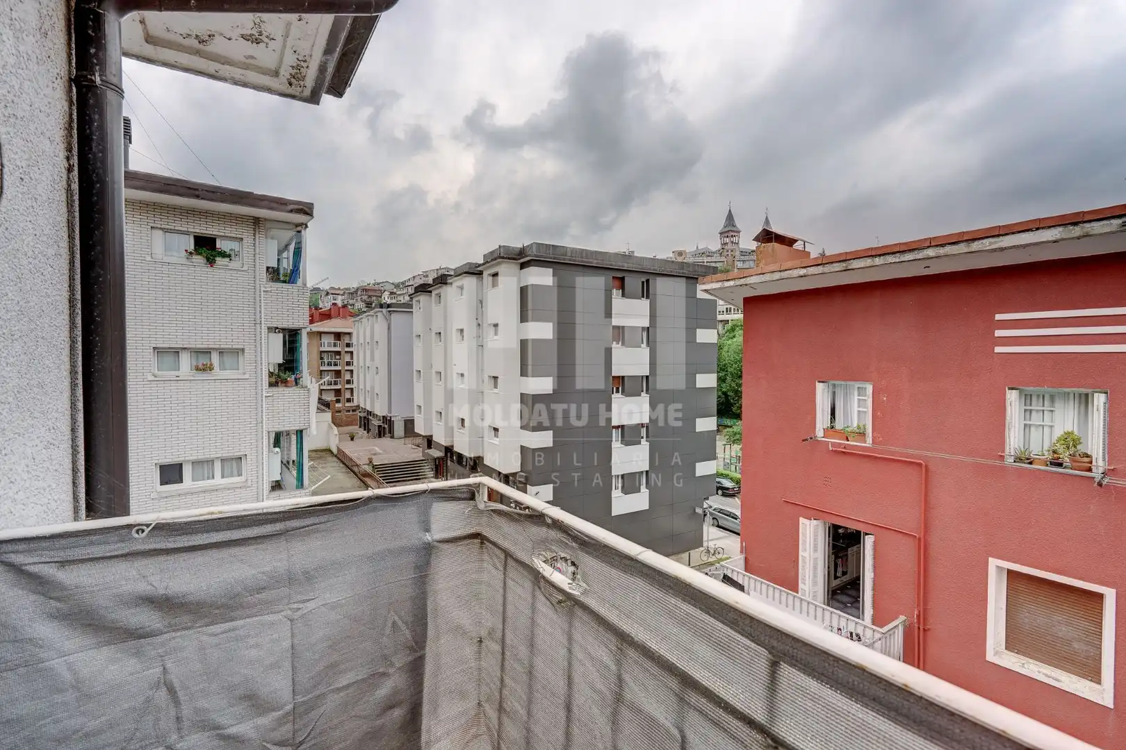 Terrassa de Pis en venda en Donostia - San Sebastián  amb Calefacció, Terrassa i Traster
