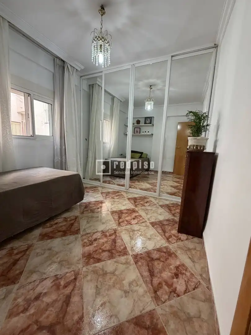 Habitación de Piso en venta en Málaga con Aire acondicionado y Amueblado