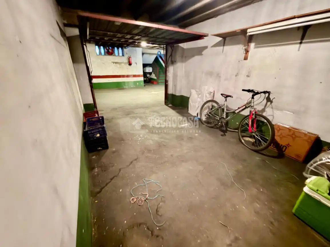 Piso en venta en León Capital  con Calefacción, Terraza y Trastero