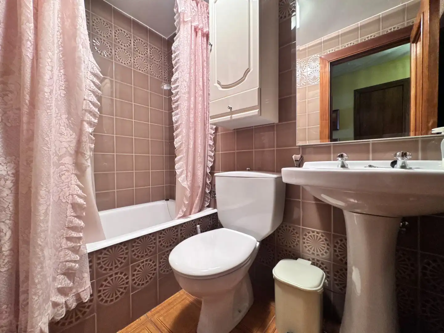 Baño de Piso en venta en Oviedo  con Terraza