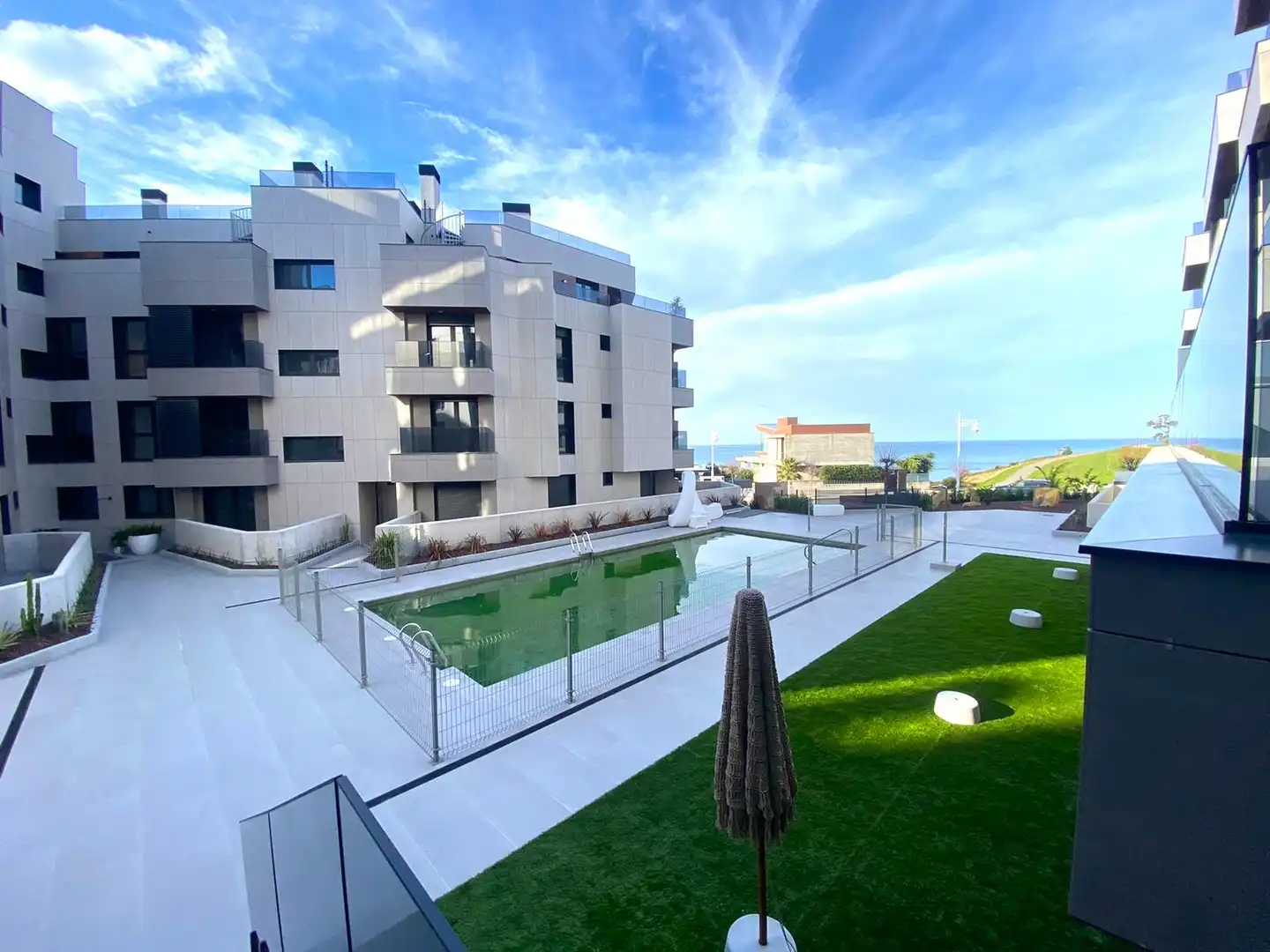 Swimming pool of Flat for sale in Castro-Urdiales  with Heating, Parquet flooring and Terrace