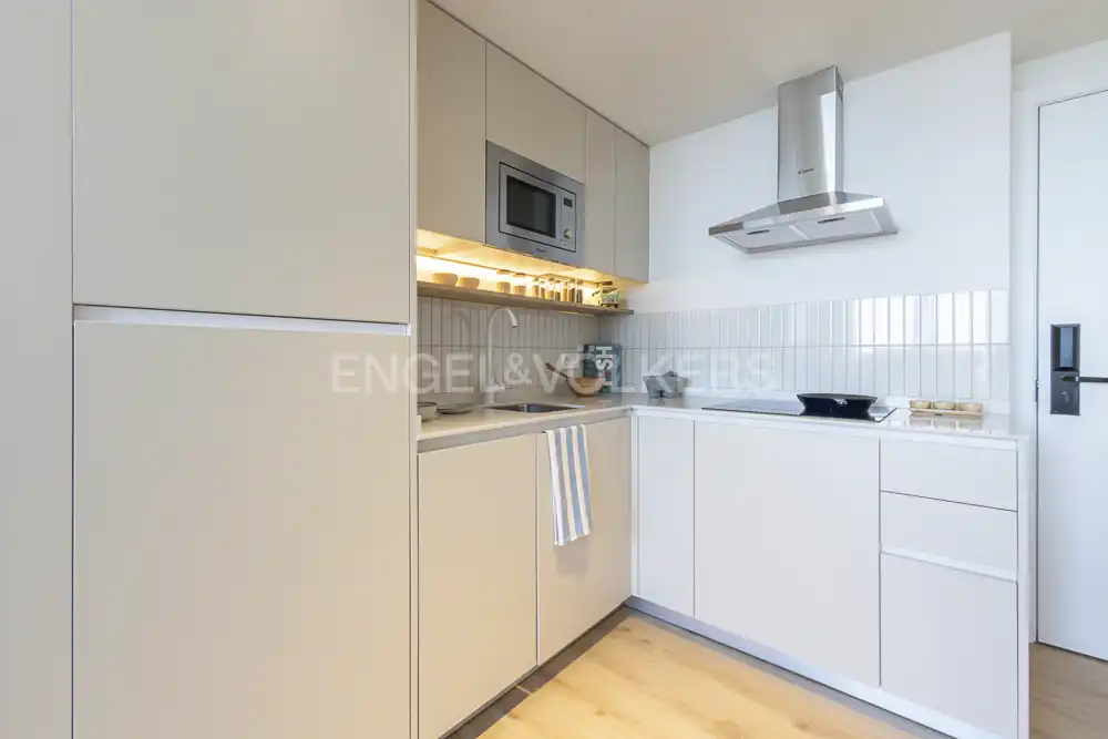 Cocina de Estudio de alquiler en Alcobendas con Aire acondicionado, Calefacción y Jardín privado