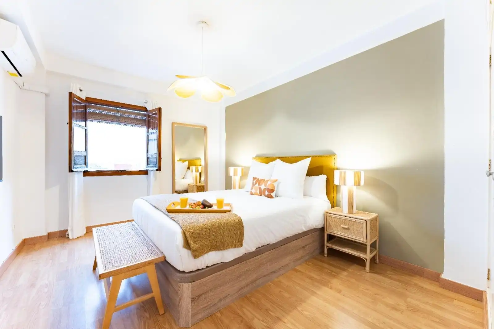 Bedroom of Flat for sale in Córdoba  with Heating, Parquet flooring and Storage room