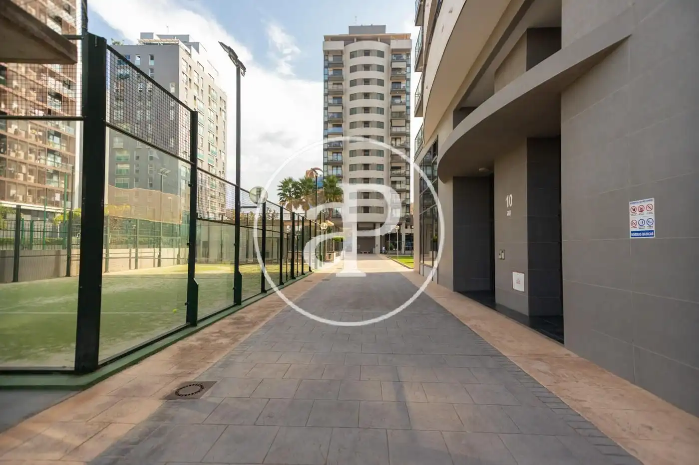 Parkplatz von Wohnung zur Miete in Valencia mit Klimaanlage, Heizung und Privatgarten