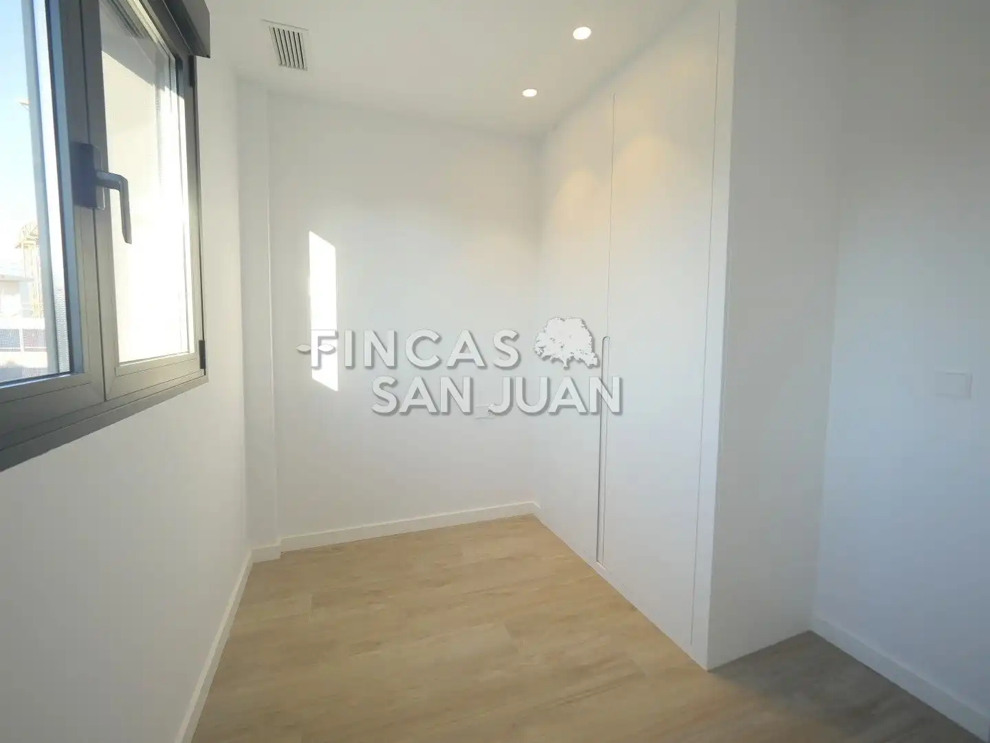 Habitación de Ático en venta en Centro  