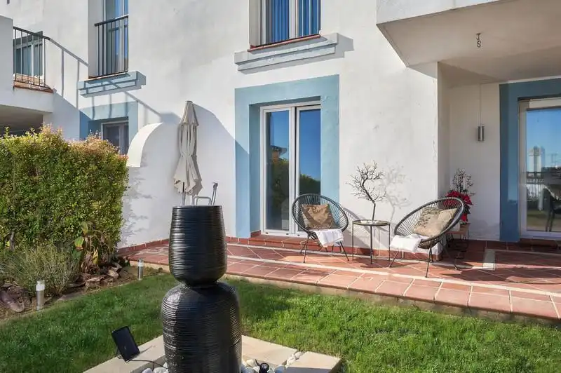 Terrace of Ground floor for rent in Benahavís  with Air Conditioner, Private garden and Terrace