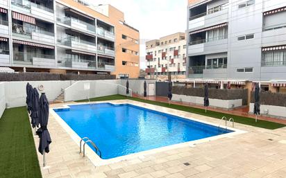 Swimming pool of Planta baja for sale in Terrassa  with Air Conditioner, Heating and Parquet flooring