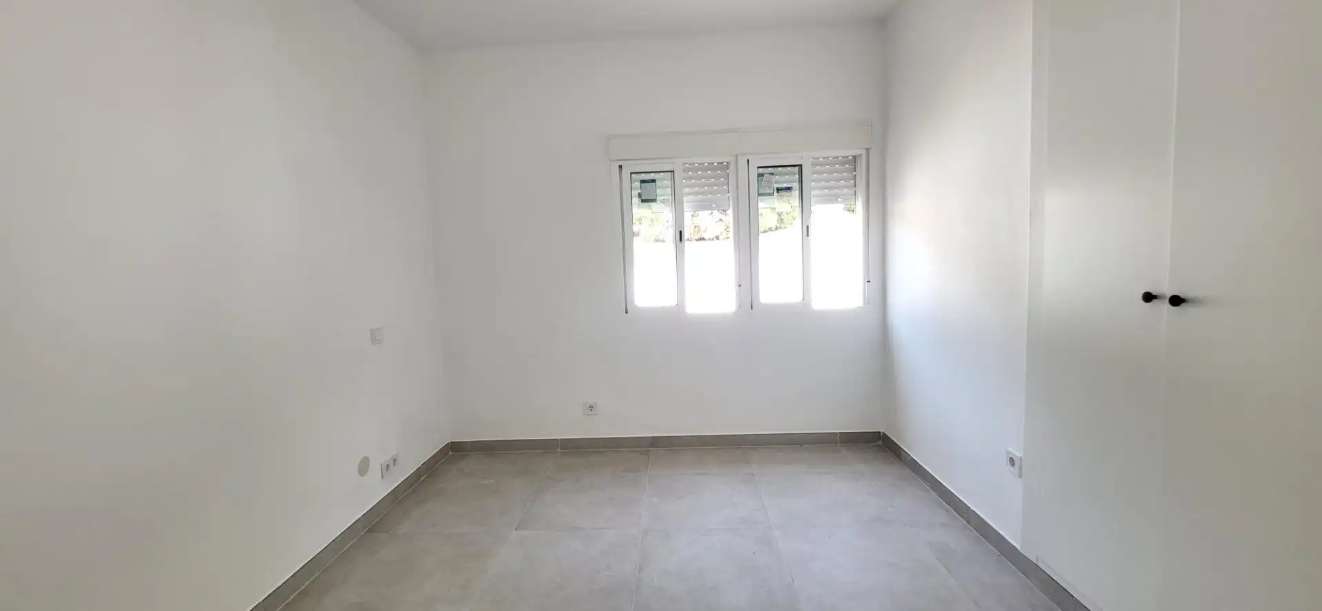 Habitación de Casa adosada en venta en Marbella con Piscina comunitaria