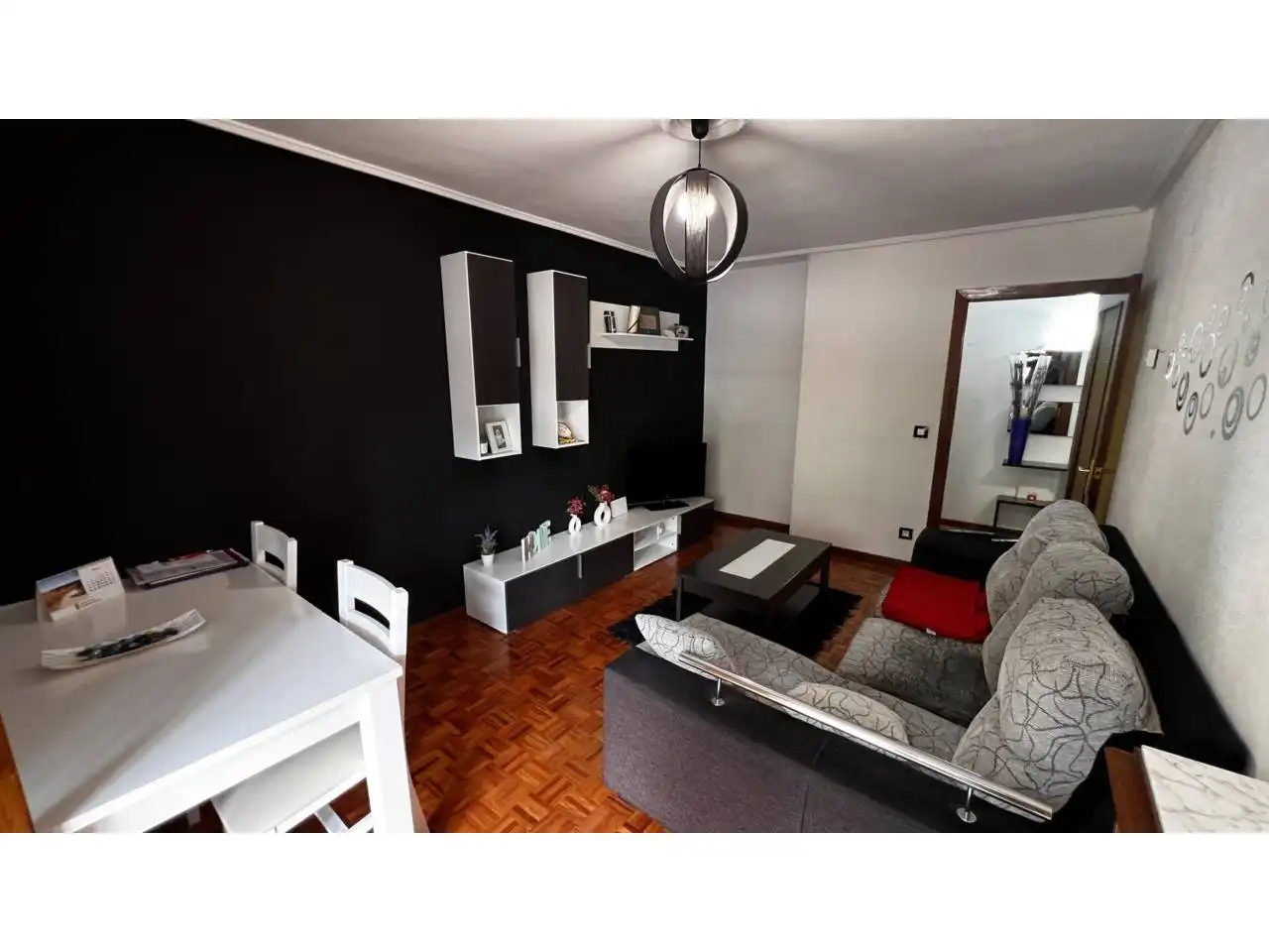 Living room of Flat for sale in Espinosa de los Monteros  with Heating, Terrace and Furnished