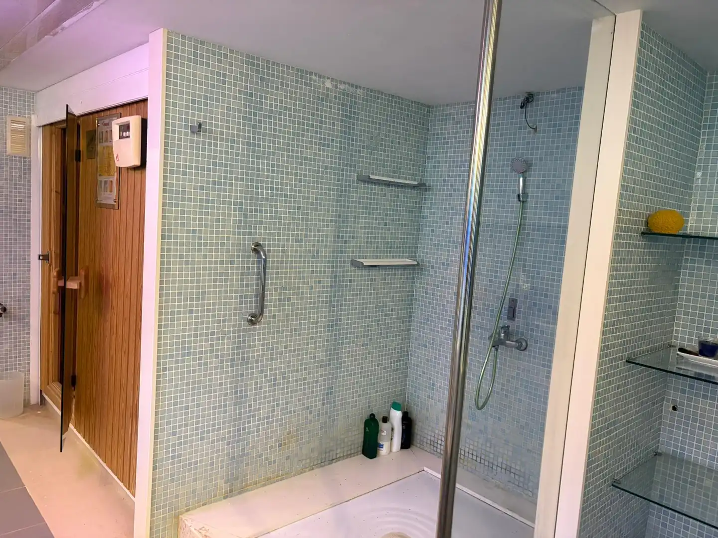 Bathroom of Houses for sale in L'Eliana  with Air Conditioner, Heating and Private garden