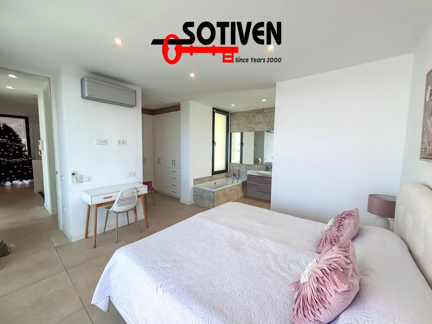 Habitación de Casa o chalet en venta en Adeje con Jardín privado, Terraza y Piscina