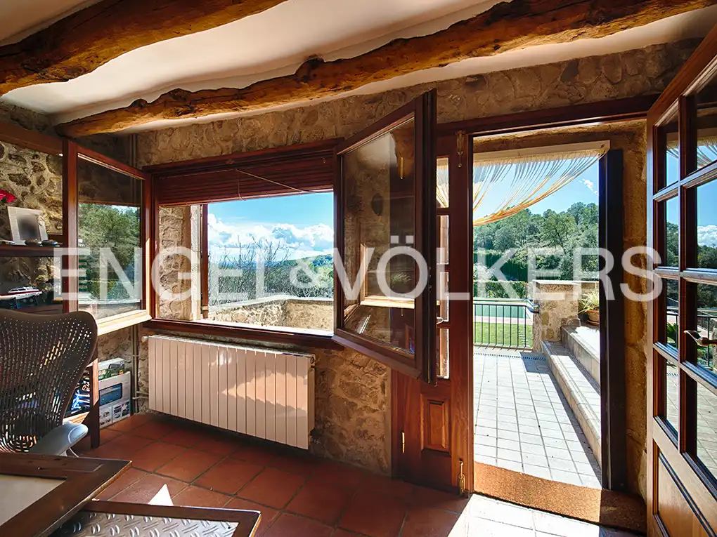 Country homes for sale in Lladó