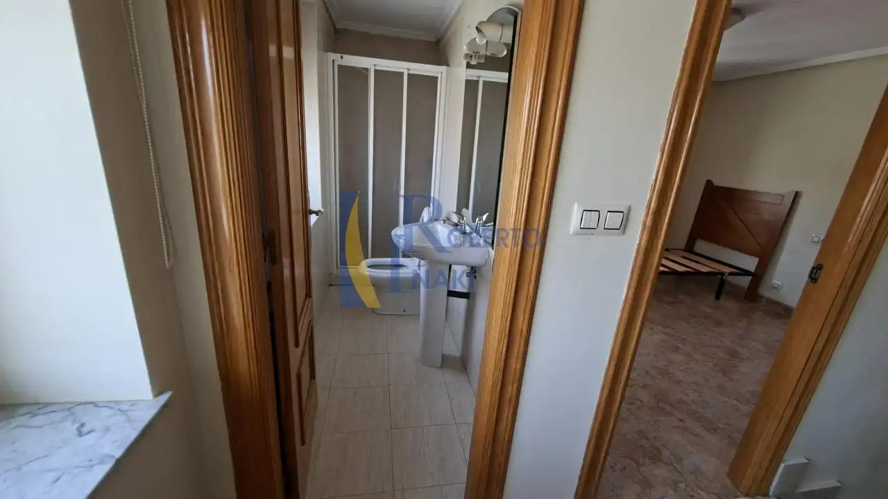 Casa o xalet en venda en Toral de los Guzmanes amb Calefacció i Jardí privat