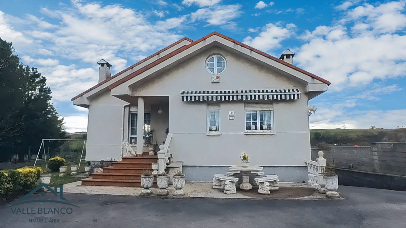 Vista exterior de Casa o chalet en venta en Suances