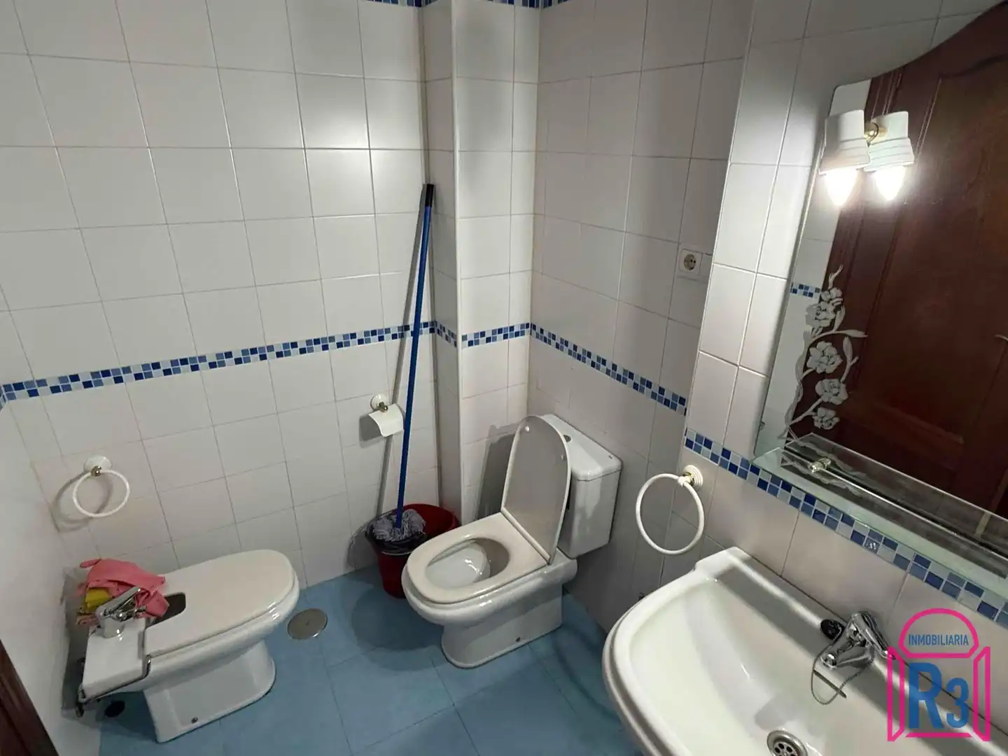 Bany de Apartament de lloguer en Villaquilambre amb Calefacció, Traster i Moblat