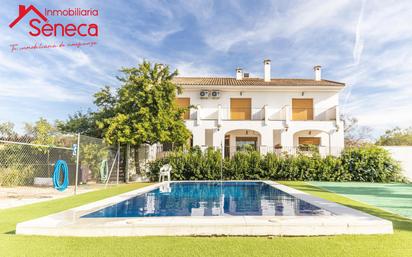 Piscina de Edifici en venda en Montemayor