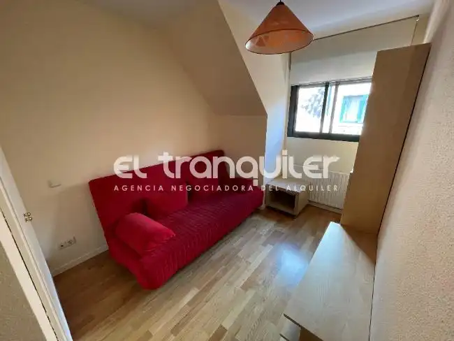 Habitación de Dúplex en venta en Alcalá de Henares con Terraza, Trastero y Amueblado