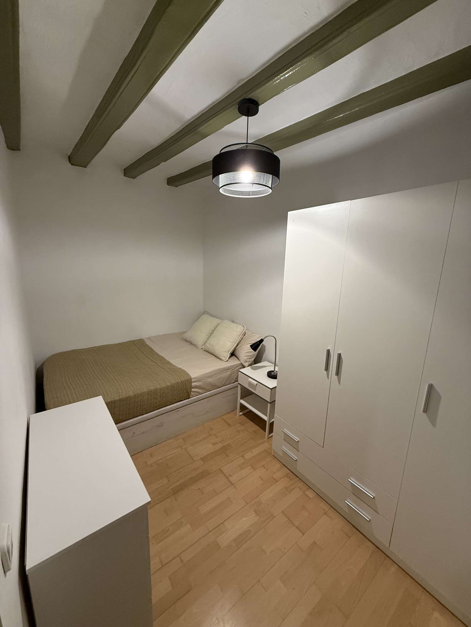 Dormitori de Pis per a compartir en  Barcelona Capital amb Aire condicionat, Calefacció i Terrassa