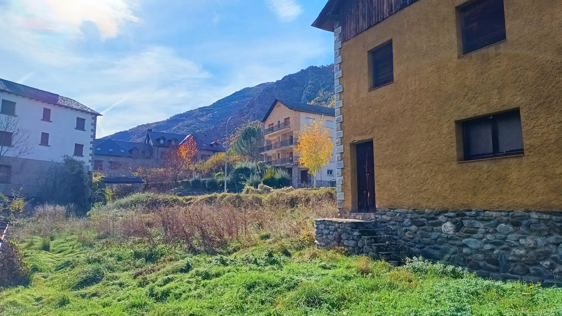 Vista exterior de Casa o xalet en venda en Vall de Cardós amb Jardí privat
