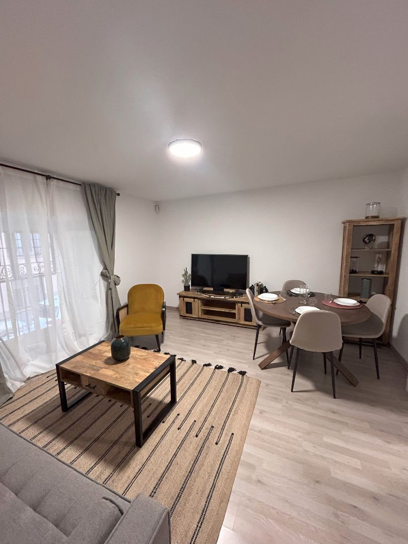 Sala d'estar de Pis de lloguer en  Madrid Capital amb Aire condicionat, Calefacció i Parquet
