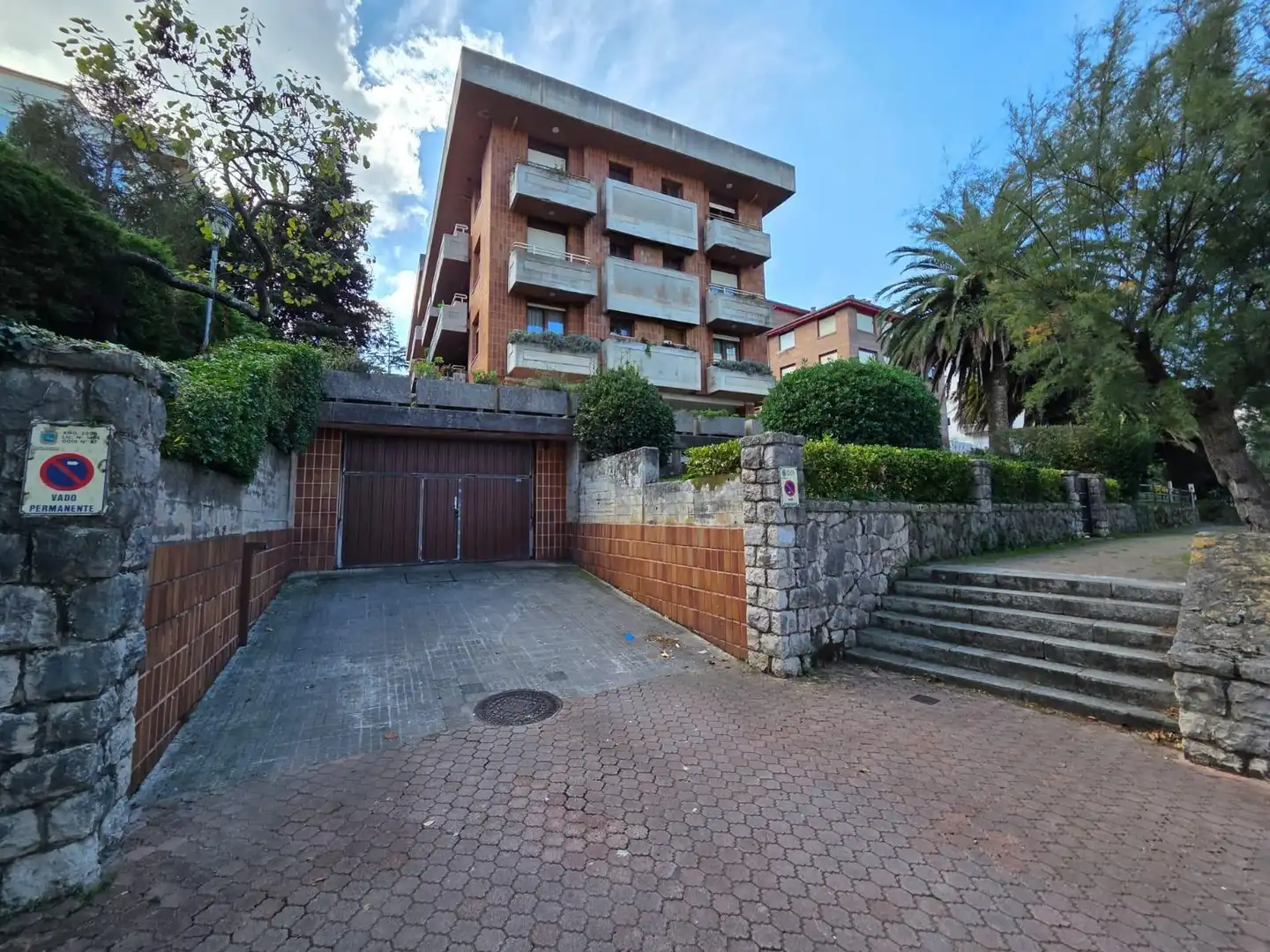 Vista exterior de Dúplex en venda en Santander amb Calefacció, Jardí privat i Terrassa