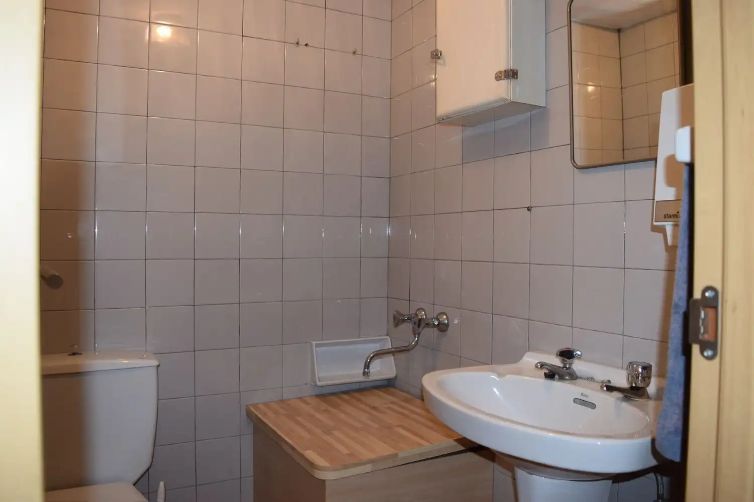 Baño de Oficina de alquiler en Oviedo  con Calefacción