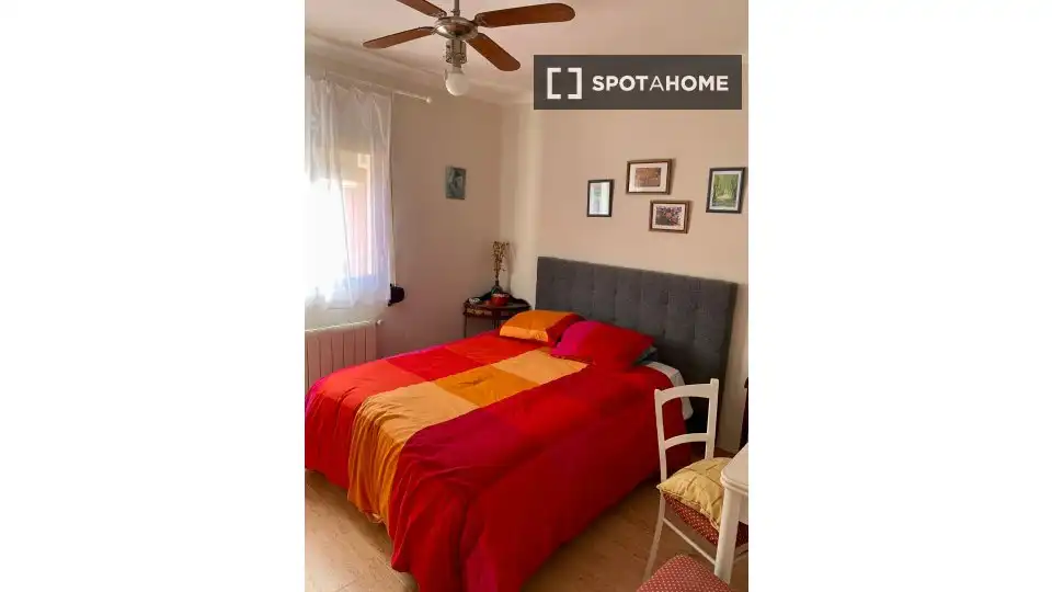 Bedroom of Flat for share in Madrid  with Air Conditioner, Heating and Terrace