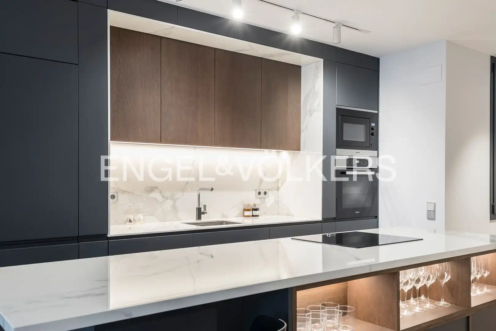 Piso con terraza en venta en Carrer d'Enric Granados, imagen 10