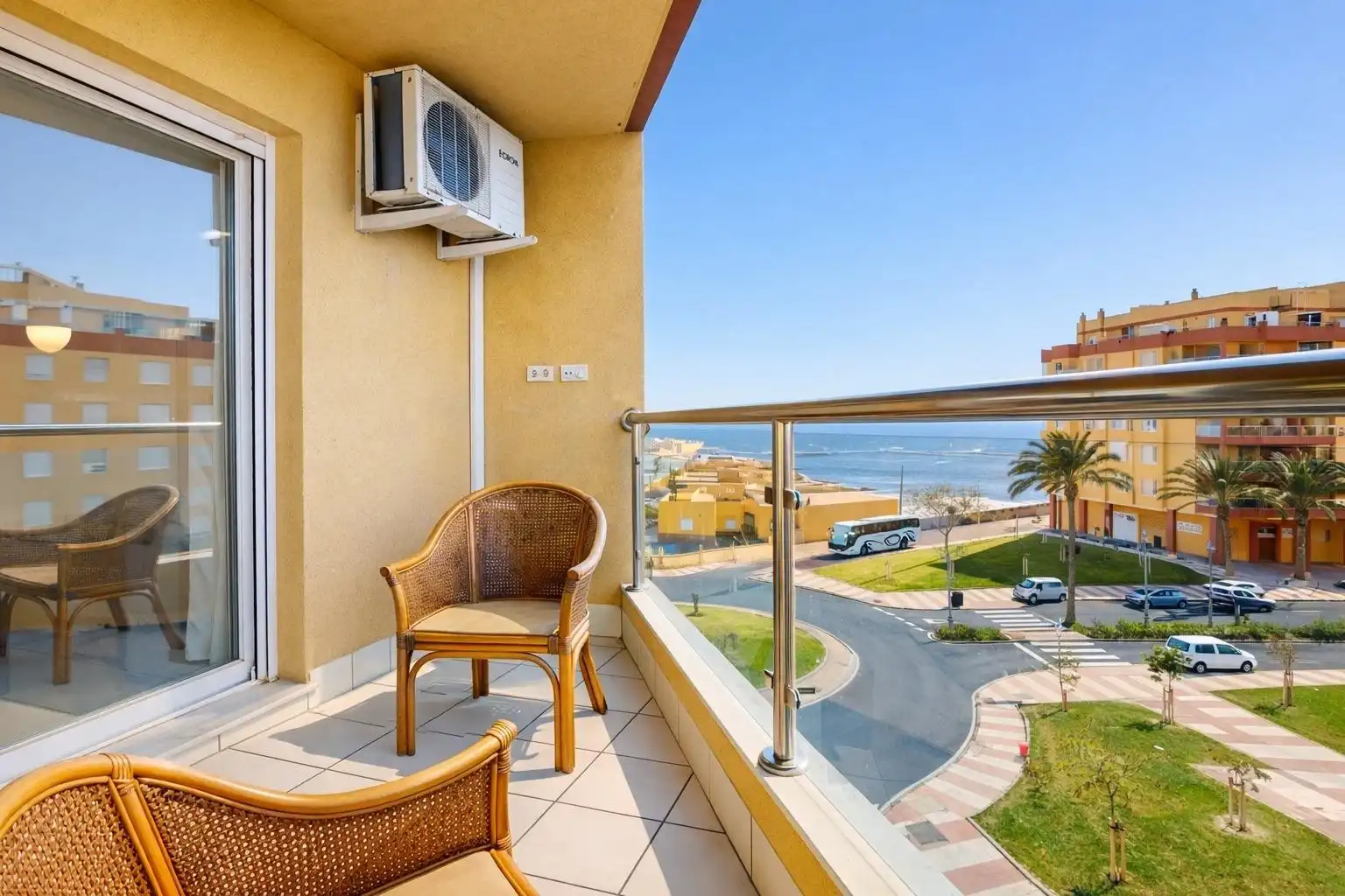 Balcony of Flat for rent in Roquetas de Mar  with Air Conditioner, Heating and Private garden