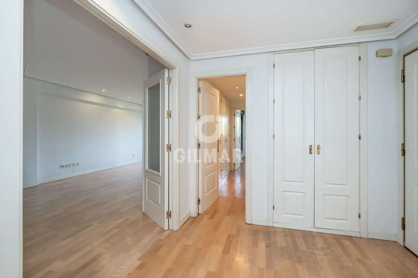 Bedroom of Flat for sale in Madrid  with Heating, Private garden and Storage room