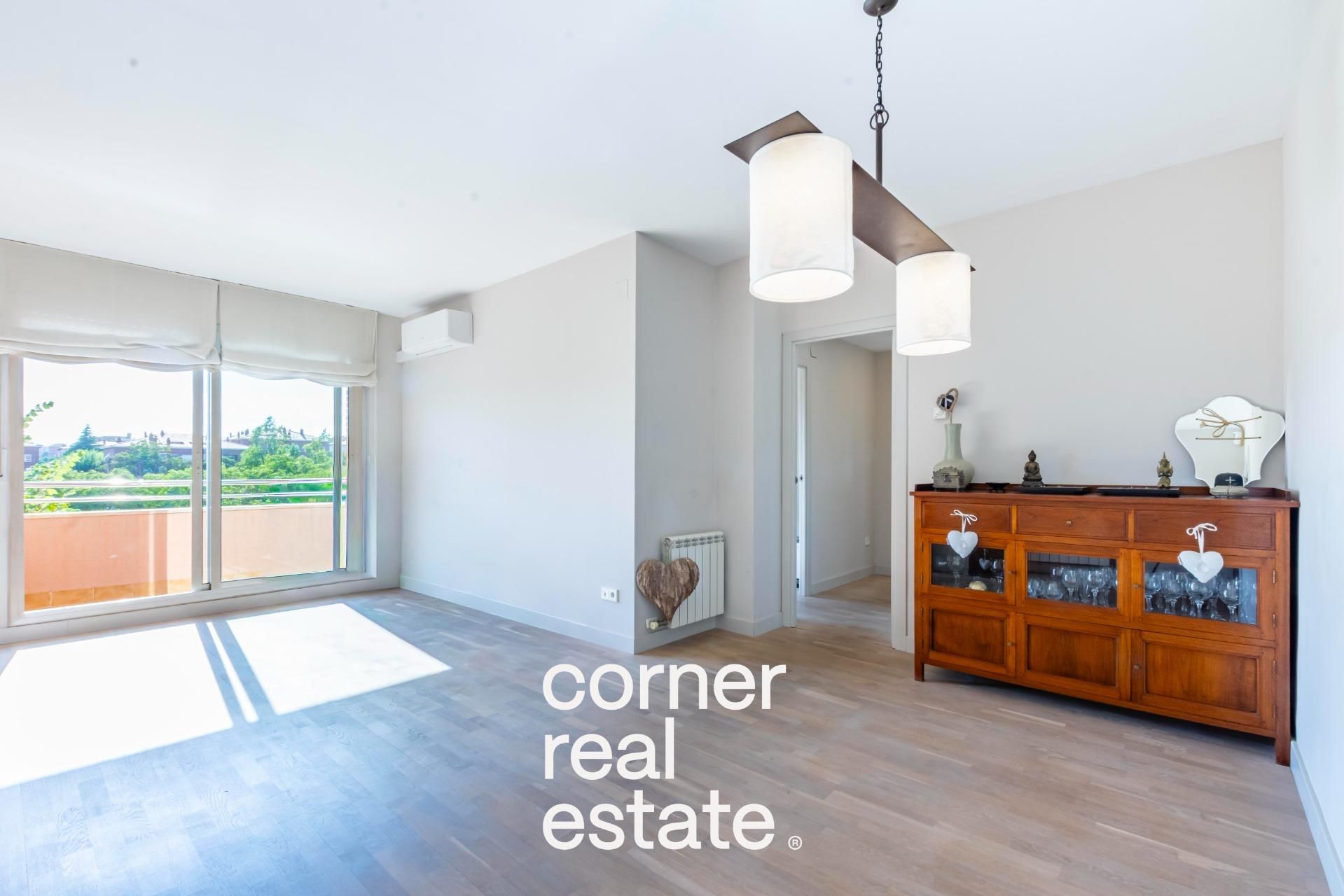 Exterior view of Flat for sale in Sant Cugat del Vallès  with Air Conditioner, Heating and Parquet flooring