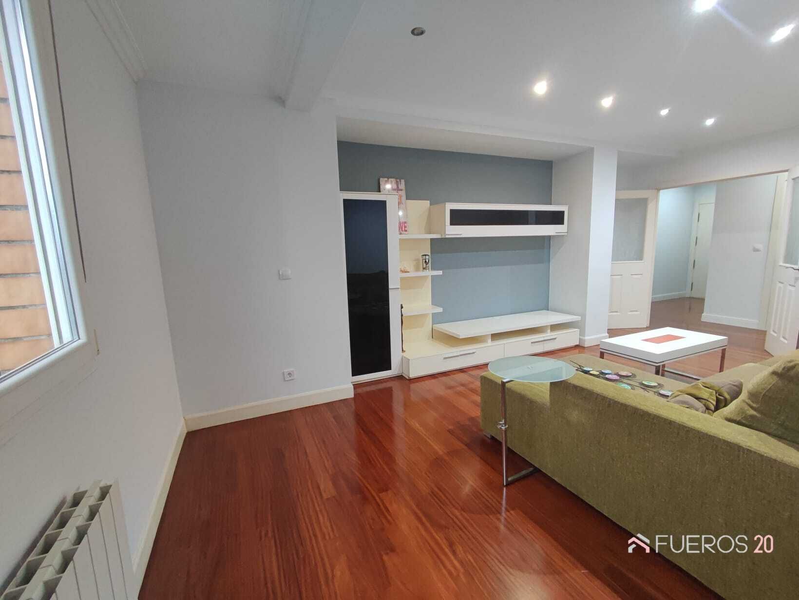 Sala de estar de Piso en venta en Sestao  con Calefacción y Amueblado