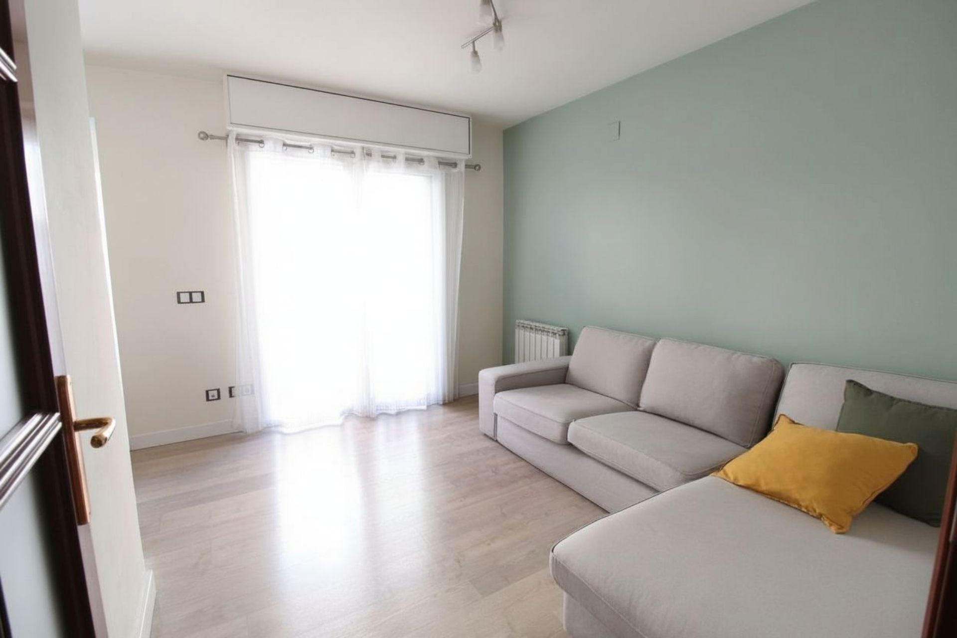 Sala de estar de Piso en venta en Ripollet con Aire acondicionado, Calefacción y Parquet