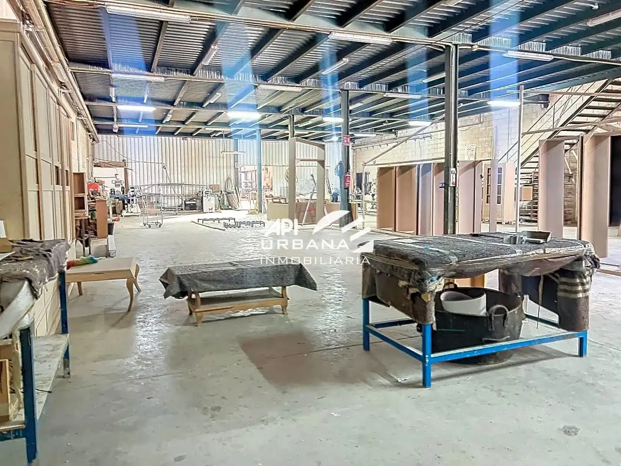 Nave industrial en venta en Lucena