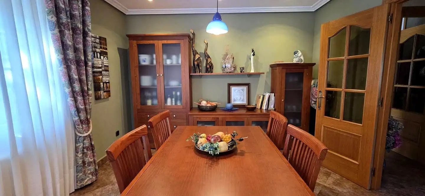 Dining room of Houses for sale in Valdés - Luarca  with Heating, Private garden and Parquet flooring