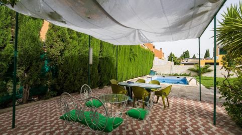 CHALET SEÑORIAL EN URB VISTA NEVADA ARMILLA, 4 DORM, 2 WC, TODO EN UNA PLANTA