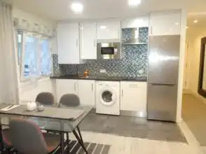 Cocina de Piso de alquiler en Gijón  con Calefacción, Parquet y Amueblado