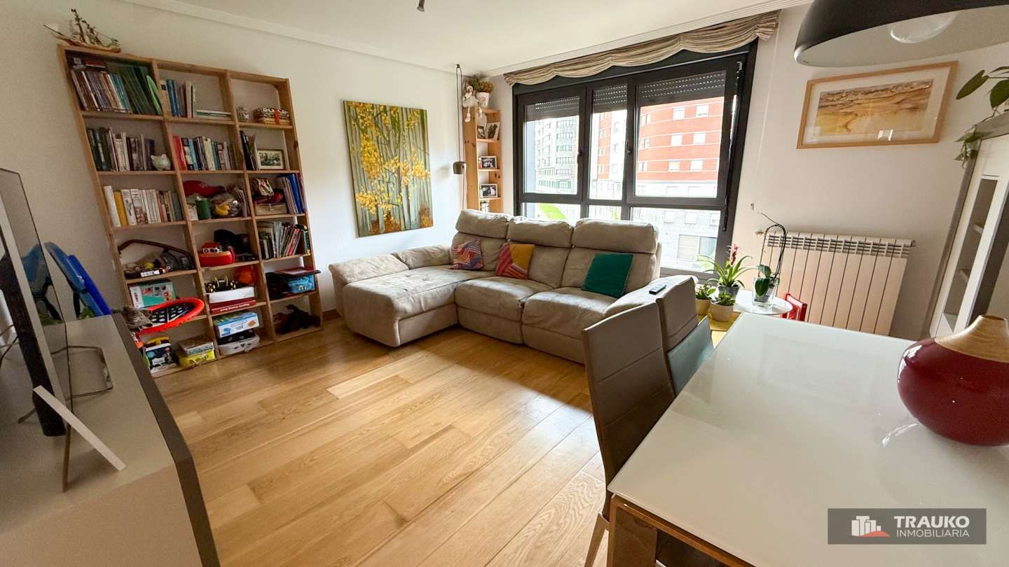 Living room of Flat to rent in Bilbao   with Heating and Storage room