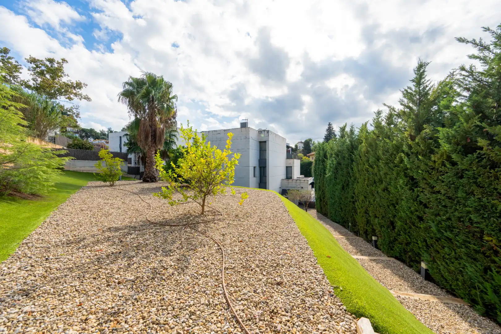 Vista exterior de Casa o chalet en venta en Sant Cugat del Vallès con Aire acondicionado, Calefacción y Jardín privado