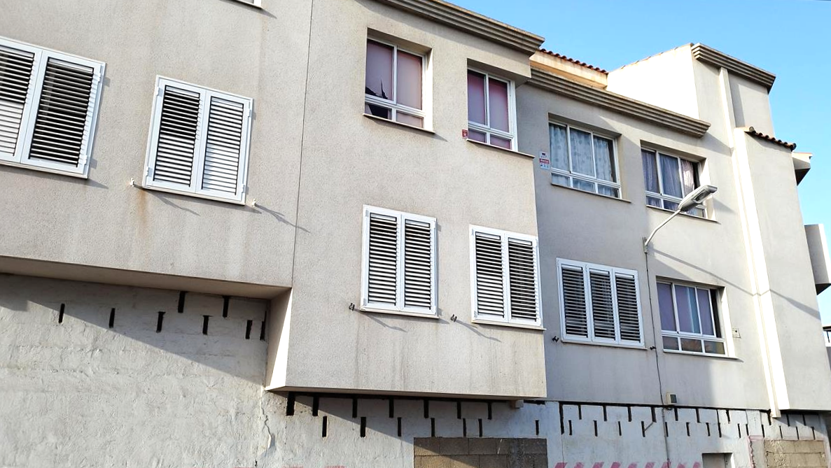 Vista exterior de Garatge en venda en Telde